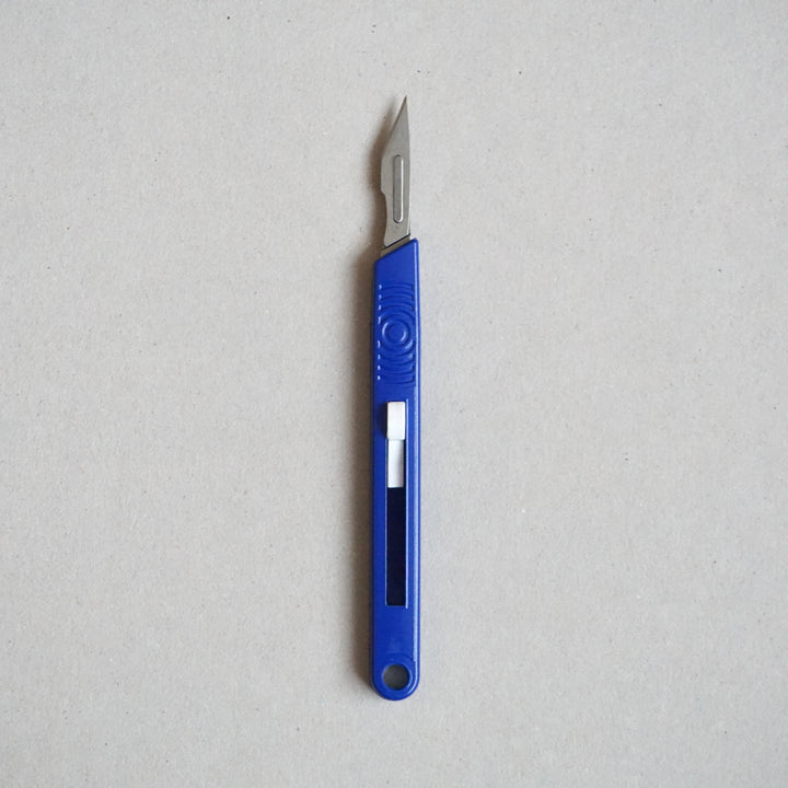 Retractable Scalpel Handle with 5 Blades